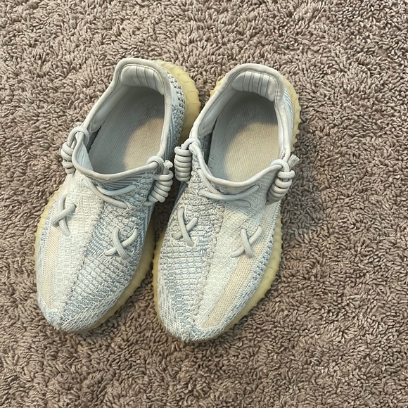 Yeezy 350 cloud white size 6.5 - Picture 2 of 3
